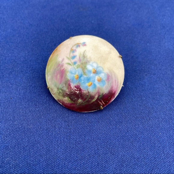 Antique Hand Painted Floral Porcelain Brooch - Picture 4 of 4